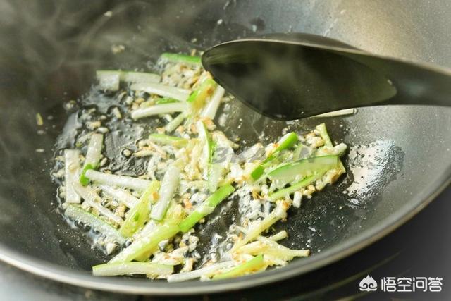 菠萝咕噜肉的做法家常（菠萝咕噜肉的做法）-第22张图片