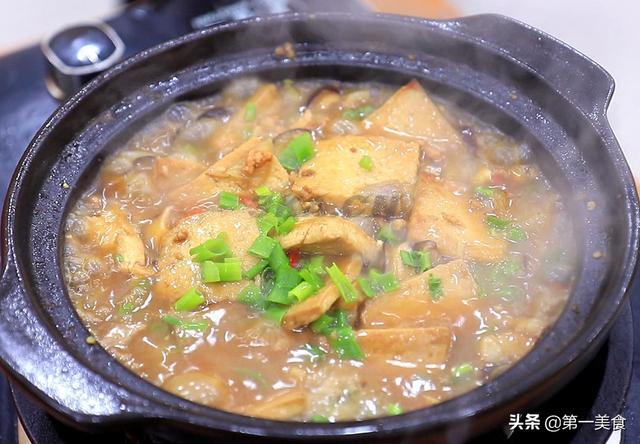 砂锅羊肉炖豆腐的家常做法窍门（东北砂锅炖豆腐的家常做法）-第18张图片